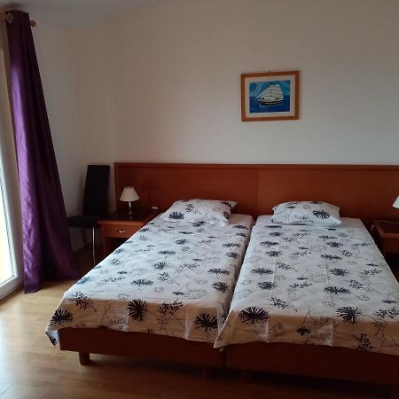 Apartmani Nado Majica Sveti Filip i Jakov Exterior photo