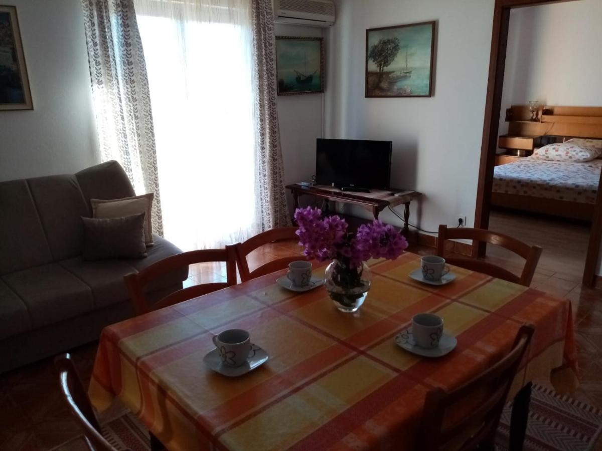 Apartmani Nado Majica Sveti Filip i Jakov Exterior photo