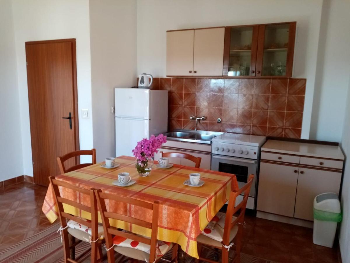 Apartmani Nado Majica Sveti Filip i Jakov Exterior photo