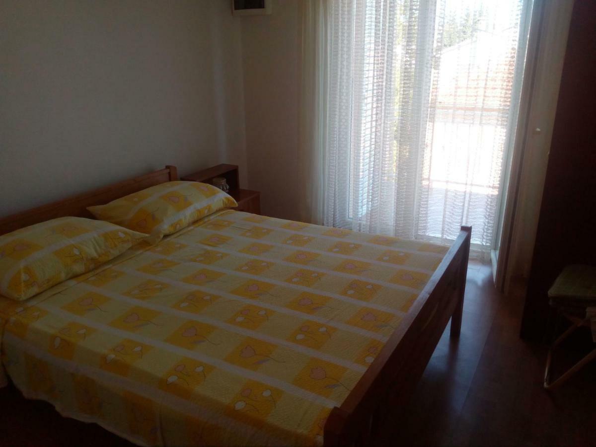 Apartmani Nado Majica Sveti Filip i Jakov Exterior photo